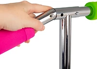 Ozbozz Rainbow Flashing Scooter