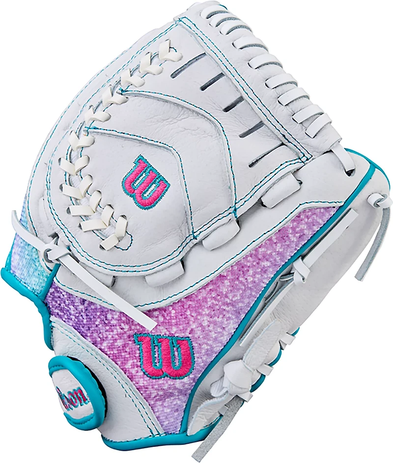 Wilson in A440 Flash Fielding Fast Pitch Glove