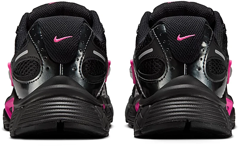 Nike Women's V5 Runner Shoes