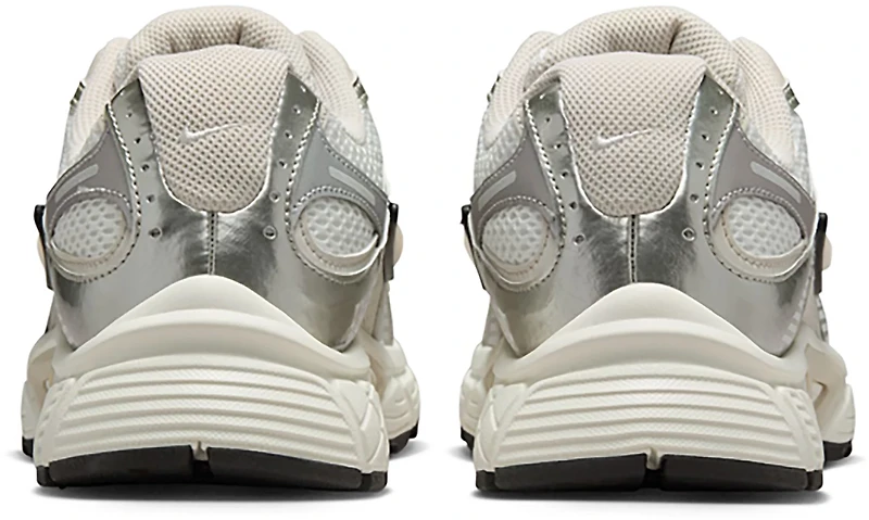 Nike Women's V5 Runner Shoes