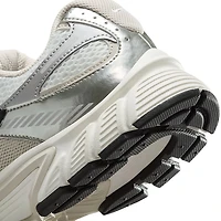 Nike Women's V5 Runner Shoes