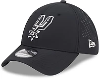 New Era Adults' San Antonio Spurs 39THIRTY Night Black Cap