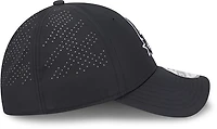 New Era Adults' San Antonio Spurs 39THIRTY Night Black Cap
