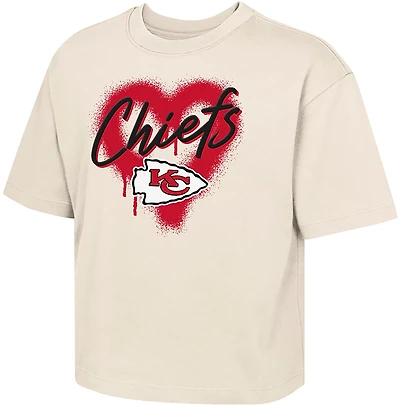Outerstuff Girls' Chiefs Spray Heart Boxy T-shirt