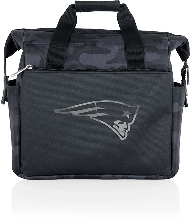 Picnic Time New England Patriots On The Go 12 Can Lunch Bag Cooler