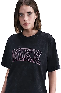 Nike Women's Sportswear Classics+ T-shirt