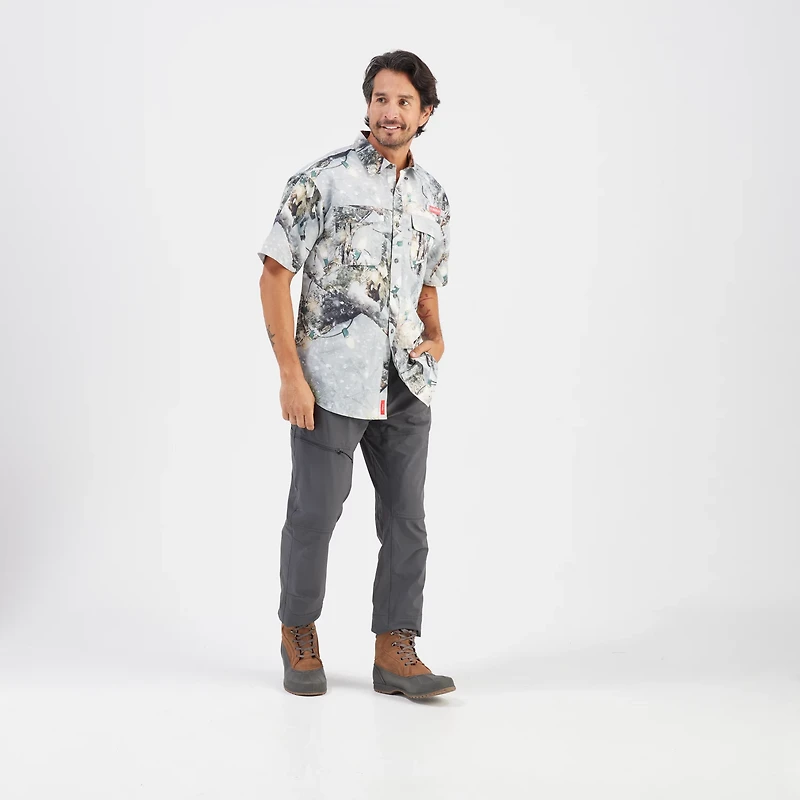 Magellan Outdoors Men's Laguna Madre Holiday Mossy Oak Break-Up Country Snowdrift 2.0 Fishing Shirt