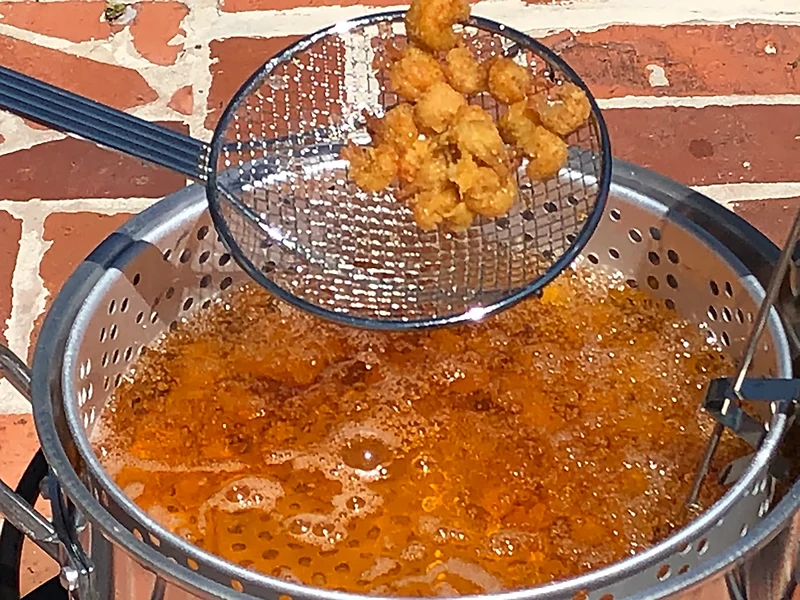 King Kooker 20 in Skimmer with 6 in Wire Mesh Bowl