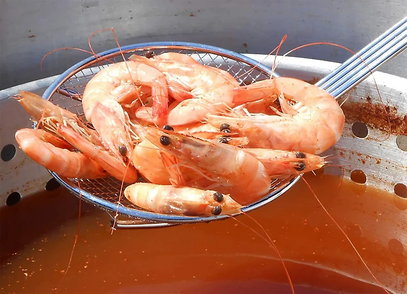 King Kooker Heavy-Duty 36 in Chrome-Plated Skimmer with 9 in Wire Mesh Bow