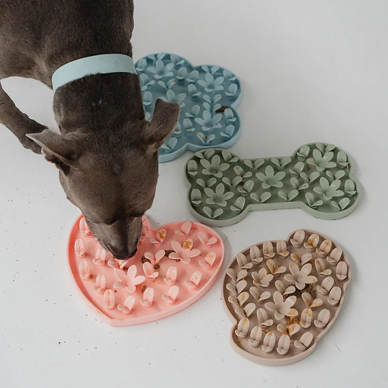 Dexypaws Blush Pink Heart Enrichment Snuffle Mat
