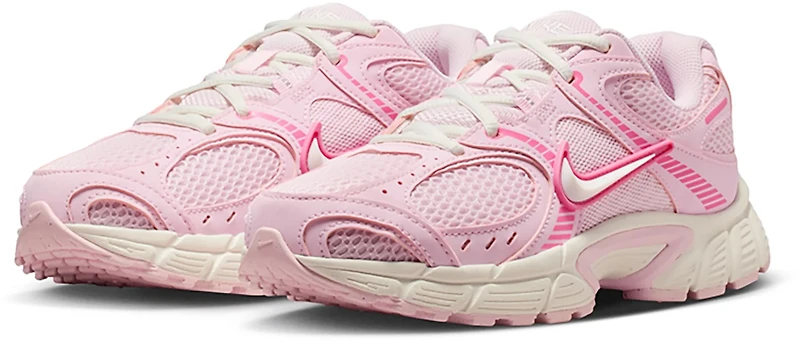 Nike Women's V5 Runner Shoes