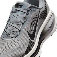 Nike Men's Vomero 18 Running Shoes