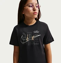 Nike Boys' Sportswear Club Script T-shirt