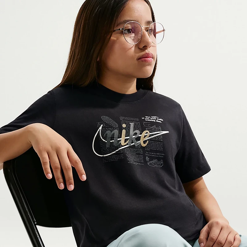 Nike Boys' Sportswear Club Script T-shirt