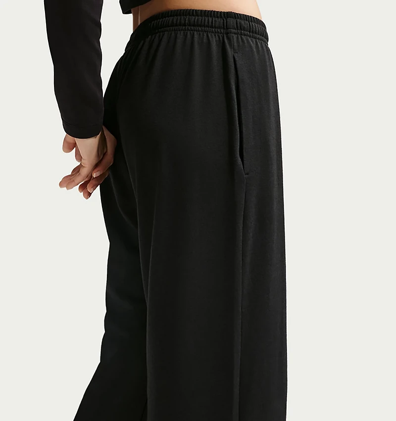 Nike Women's Sportswear Chill Knit Lightweight Open Hem Pants