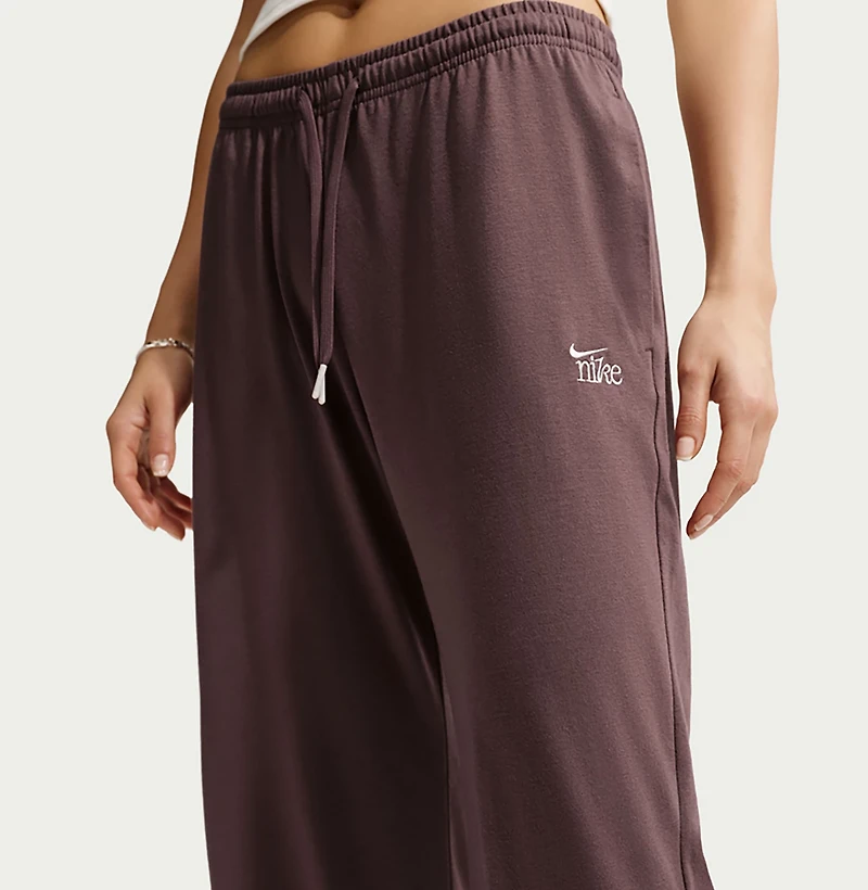 Nike Women's Sportswear Chill Knit Lightweight Open Hem Pants