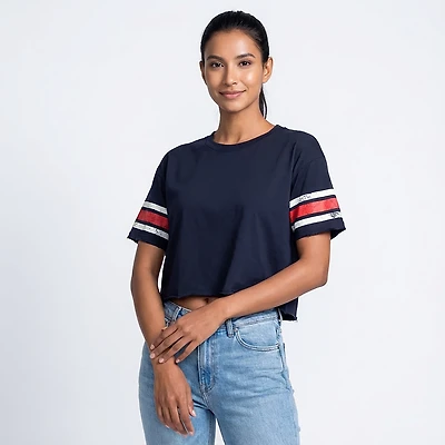 New Era Women's Atlanta Braves Raw Edge Throwback Cropped Graphic T-shirt