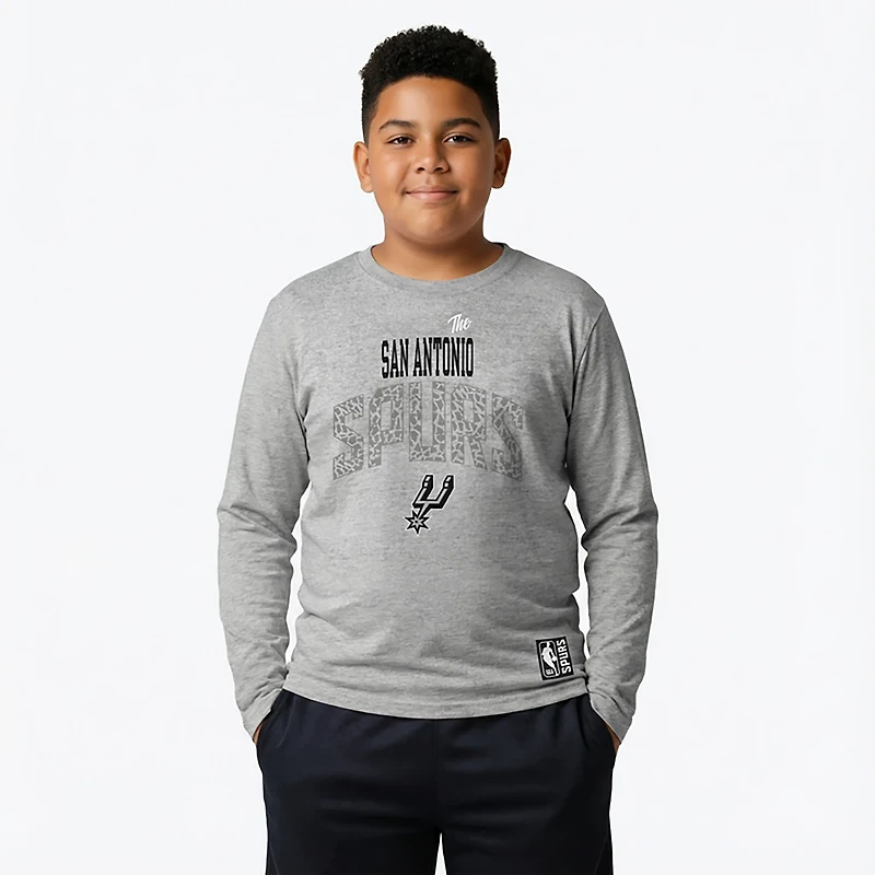 Outerstuff Boys' - San Antonio Spurs Posterize Long Sleeve T-shirt