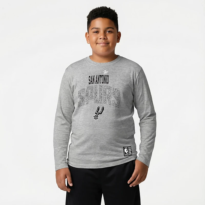 Outerstuff Boys' - San Antonio Spurs Posterize Long Sleeve T-shirt