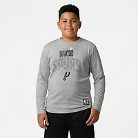 Outerstuff Boys' - San Antonio Spurs Posterize Long Sleeve T-shirt