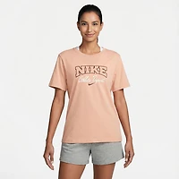Nike Women's Sportswear Graphic T-shirt