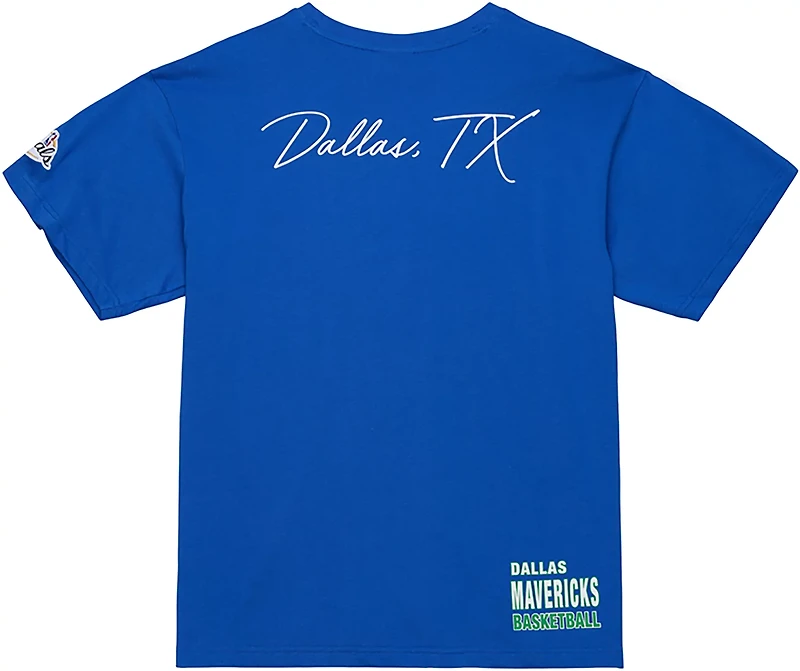 Mitchell & Ness Men's Dallas Mavericks Double Clutch Premium Graphic T-shirt