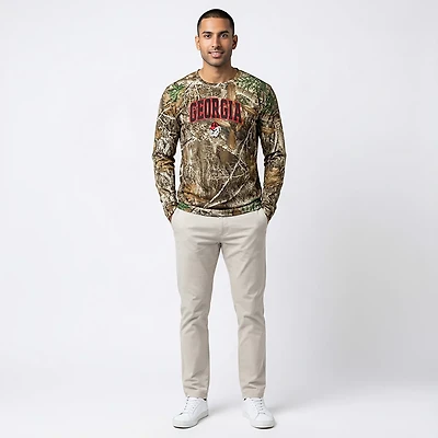 Colosseum Athletics Men's University of Georgia Arch Primary Logo Realtree Essentials Long Sleeve T-shirt