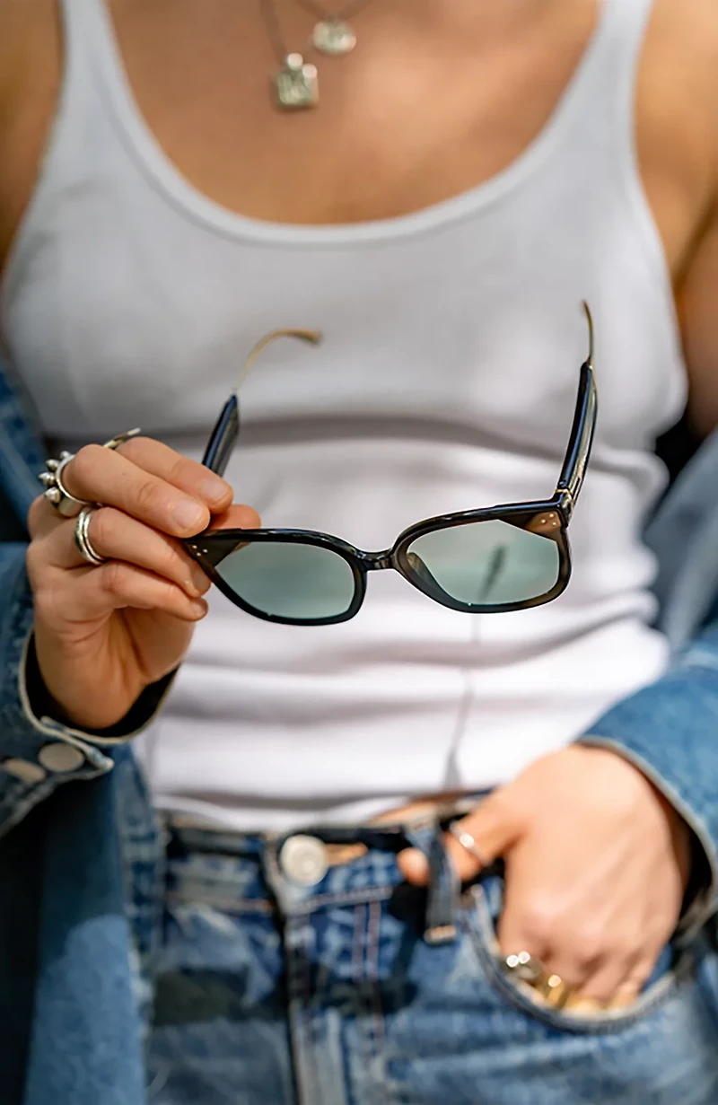 Chamelo Veil Slider Sunglasses