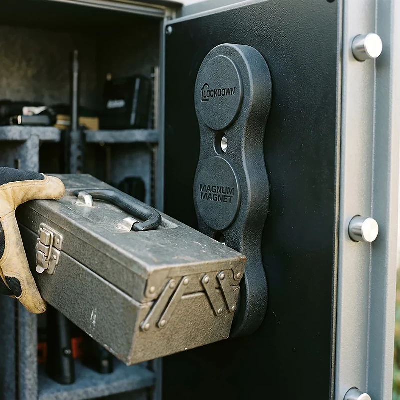 Lockdown Magnum Magnet