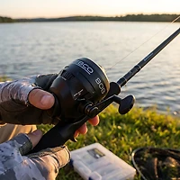 Zebco 808 Reel 2.6:1 Spincast Clam