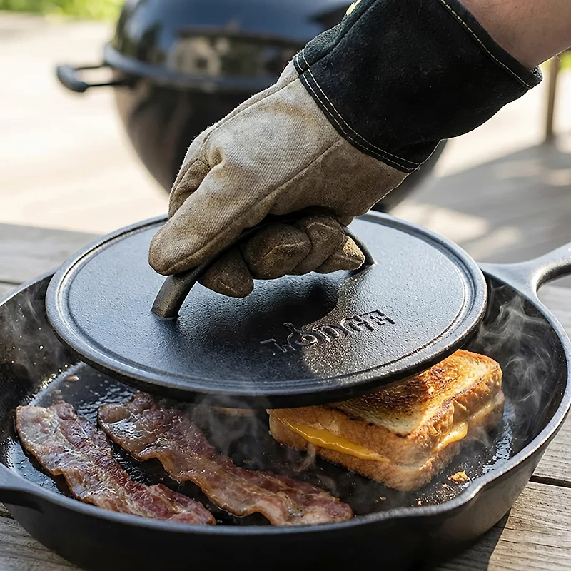 Lodge 8in Round Cast Iron Grill Press