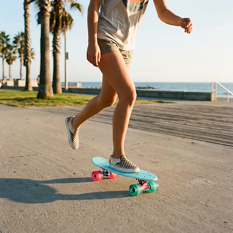 Madd Gear Retro 22-in Mini Cruiser Skateboard