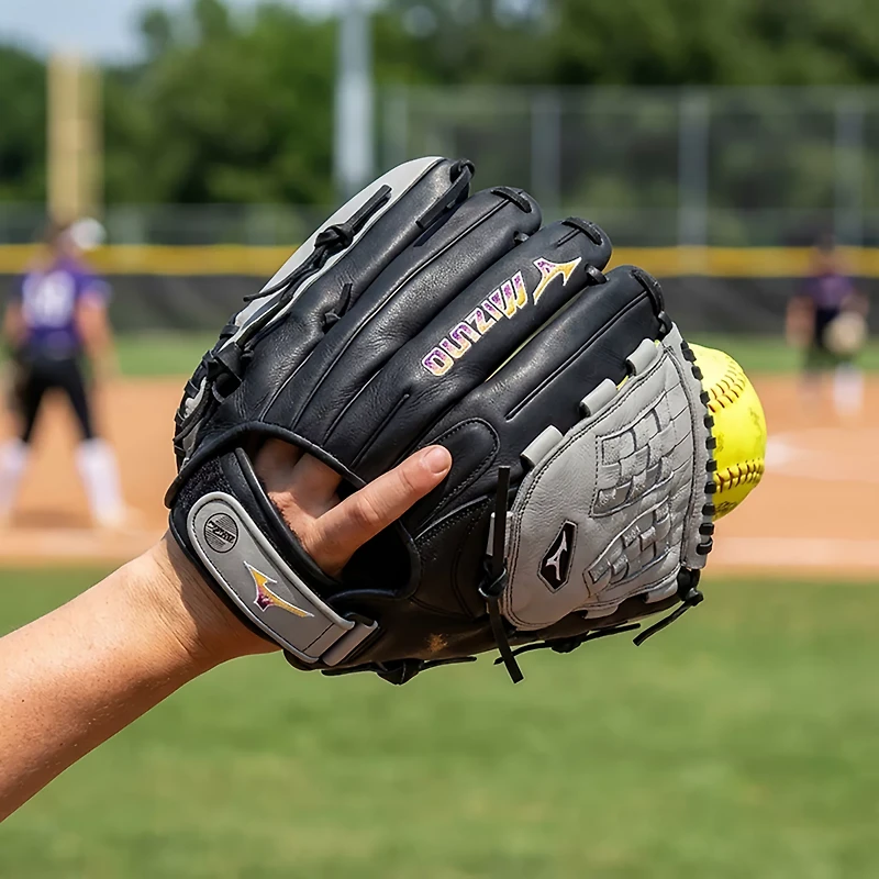Mizuno Franchise Series 12.5 in Fielding Fast-Pitch Softball Glove