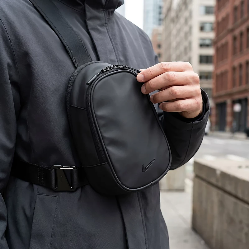Nike Commute Crossbody Bag