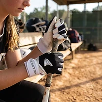 EASTON Girls' Quartz Fastpitch Softball Batting Gloves