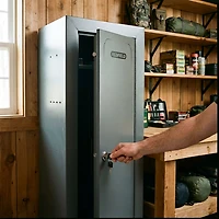 Redfield Divided 18-Gun Cabinet