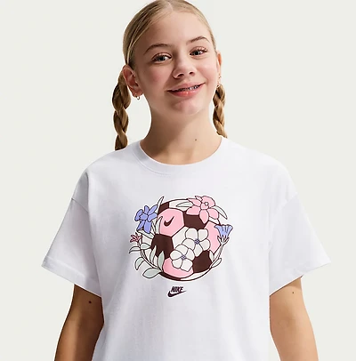 Nike Girls' Sportswear Essentials Soccer Boxy T-shirt