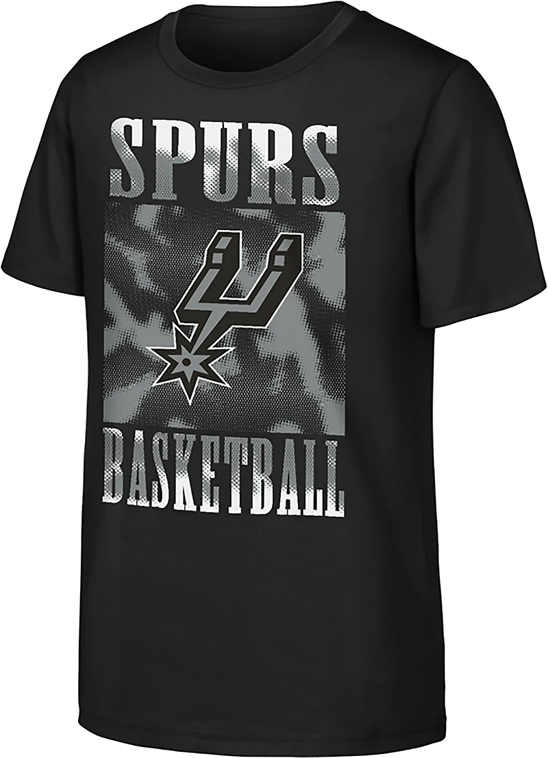 Outerstuff Boys' San Antonio Spurs Garage Hero Graphic T-shirt