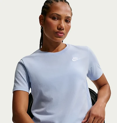 Nike Women's Sportswear Club T-shirt