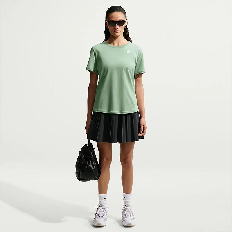 Nike Women's Sportswear Club T-shirt