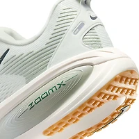 Nike Men's Vomero 18 Running Shoes