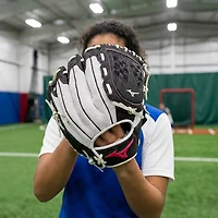 Mizuno Girls' Prospect Finch Series 10 in Softball Glove