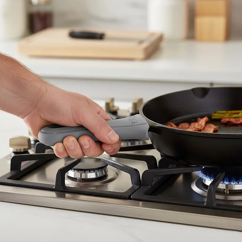 Lodge Deluxe Silicone Hot Handle Holder