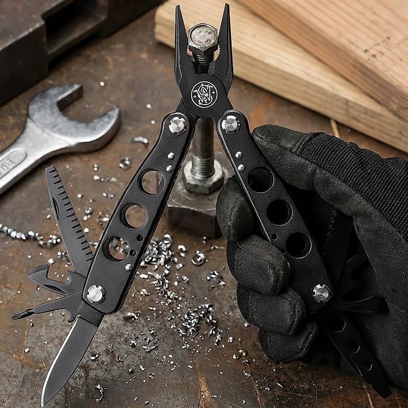 Smith & Wesson 15-Function Multi-Tool