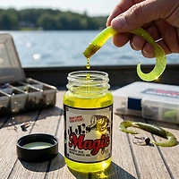 JJ's Magic Dippin Dye 2 oz. Bass Attractant