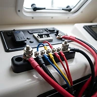 Marine Raider 5 + 2 Bus Bar