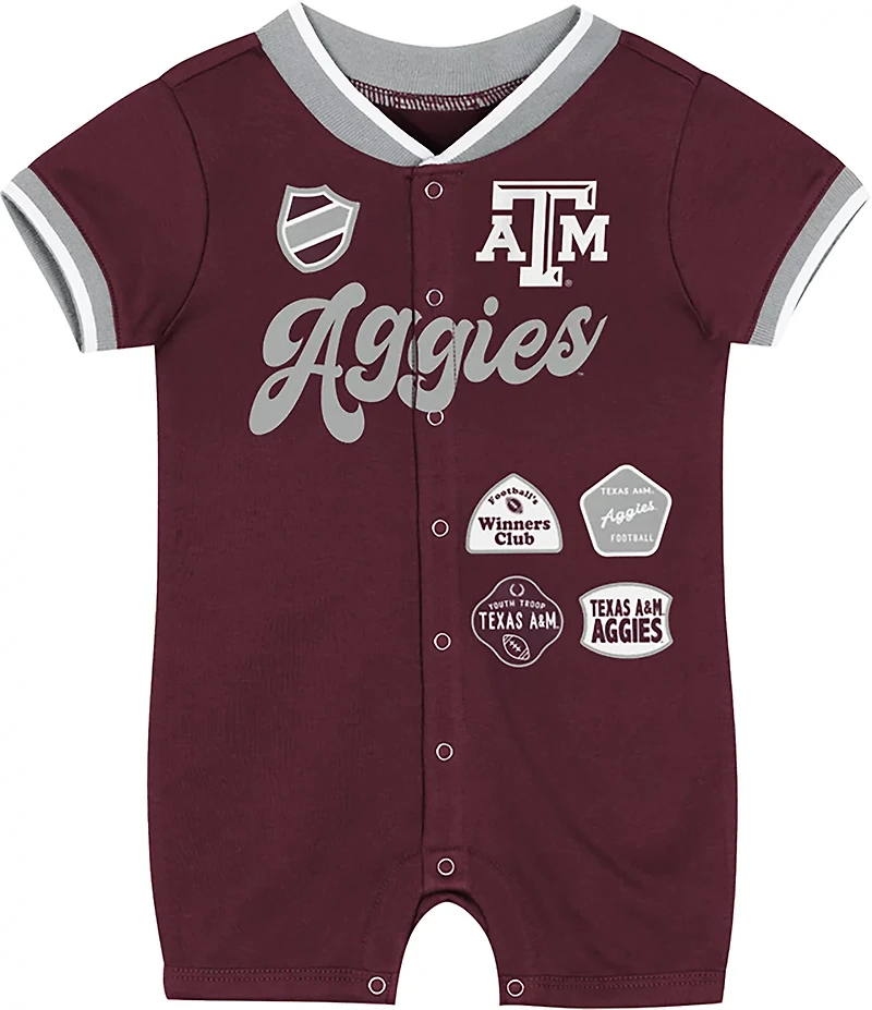 Outerstuff Infants' Texas A&M University Scatter Print Pinch Short Sleeve Romper