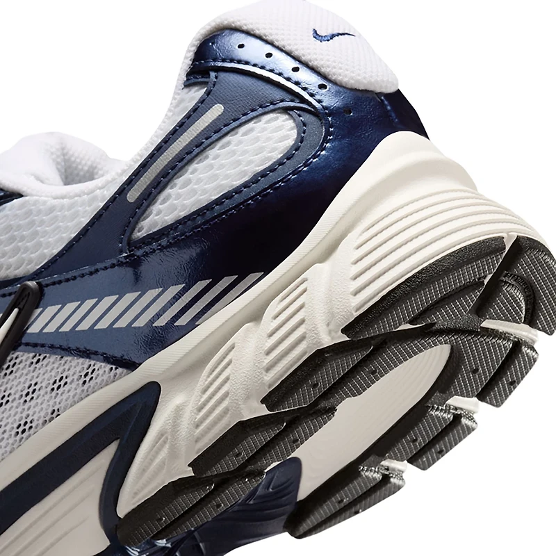 Nike Men's V5 Runner Shoes