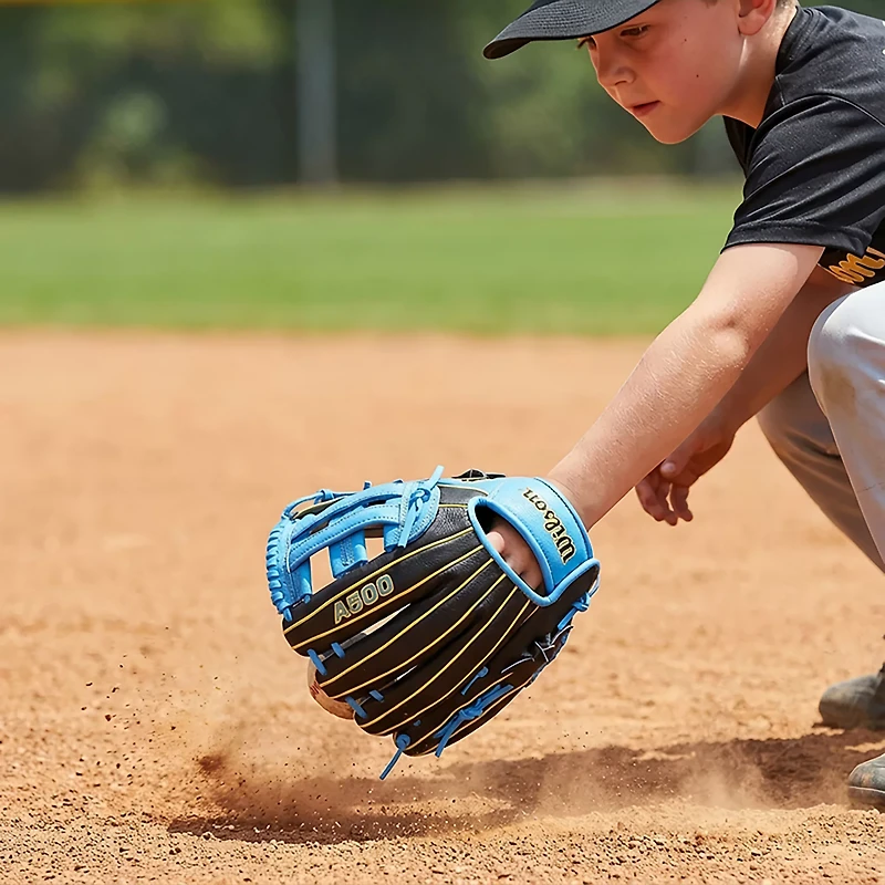Wilson in Youth A500 Infield Baseball Glove