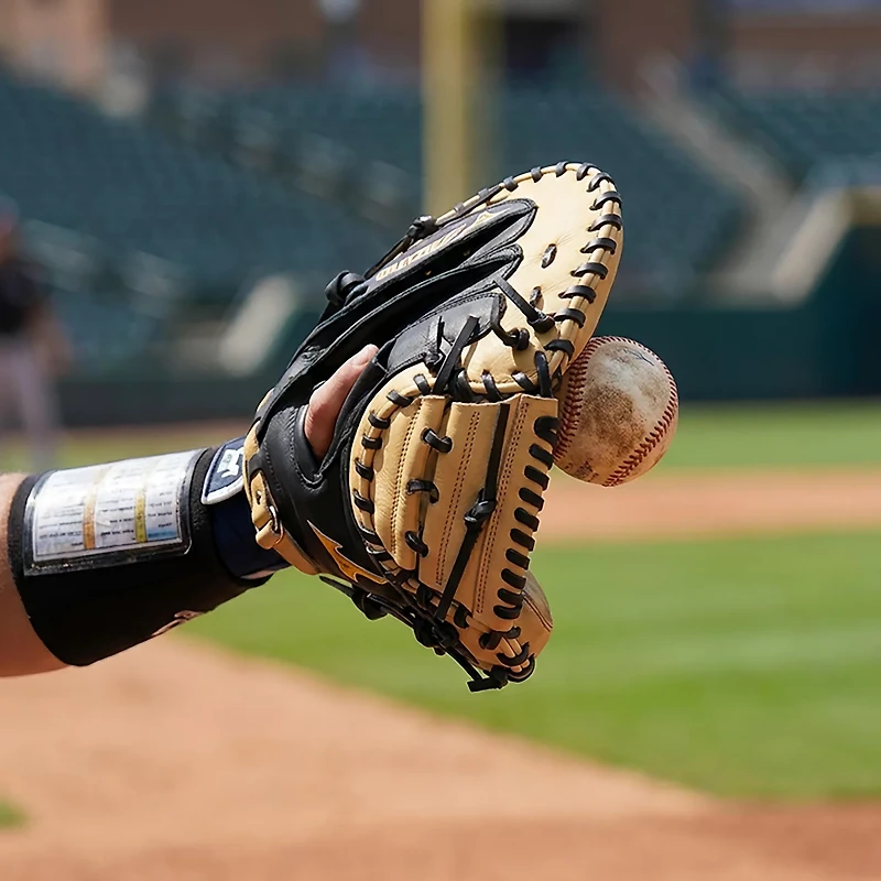 Mizuno 33.5 in Franchise Series Baseball Catcher's Mitt